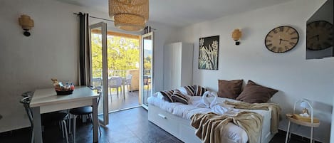 1 bedroom, free WiFi, bed sheets