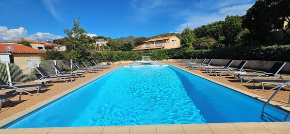 Piscine extérieure, piscine chauffée