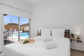 5 habitaciones, tabla de planchar con plancha, cuna de viaje y wifi 