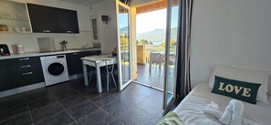 1 makuuhuone, ilmainen Wi-Fi, vuodevaatteet