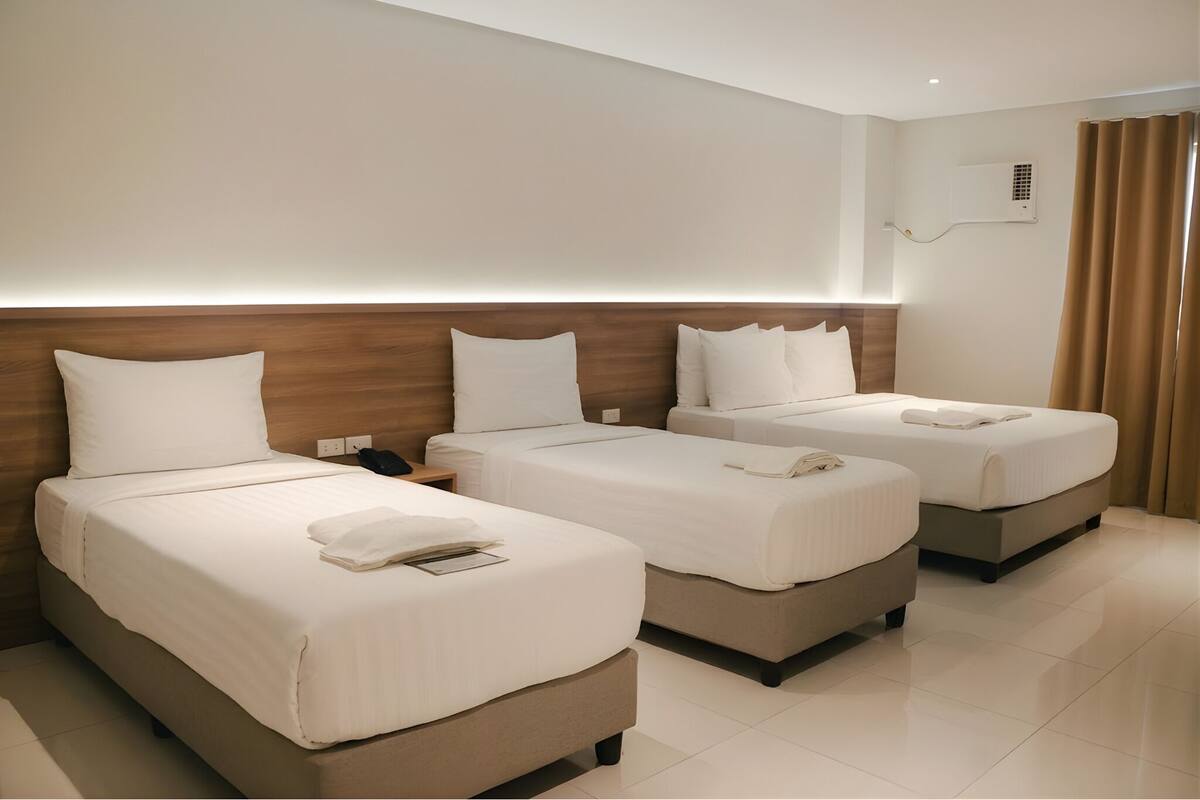 Family Room | WiFi (free)