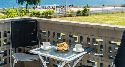 Stay in town with Wi-Fi, Taupo CBD. Watch the sunsets from the balcony