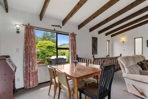 Interior - A Spanish Dream in Kinloch (Kinloch)