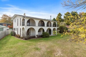 Exterior - A Spanish Dream in Kinloch (Kinloch)