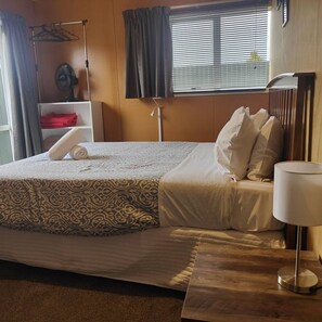 2 bedrooms, free WiFi, bed sheets - Hilltop Hideaway Taupo (Taupō)