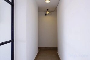 Unclassified image, 4 of 10, button - See you hotel (Semporna)