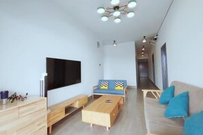 Unclassified image, 5 of 10, button - See you hotel (Semporna)