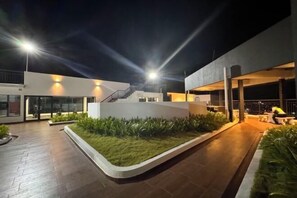 Exterior - Ipoh Town Horizon Skypool Suites 4-11pax by IWH Suites (Ipoh)