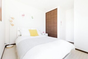 Cots/infant beds