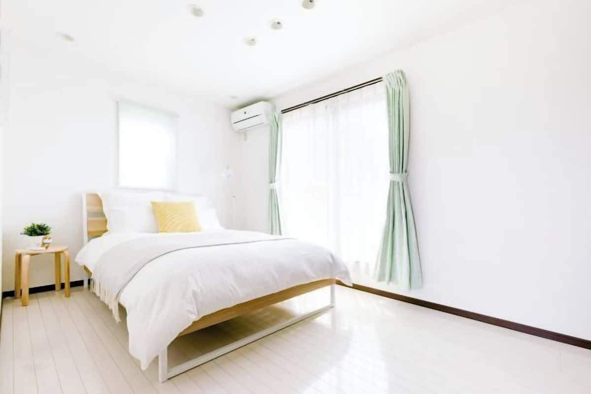 Cots/infant beds