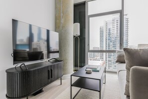 TV, stereo - Blueground | River North, rooftop & gym, nr Mart (Chicago)