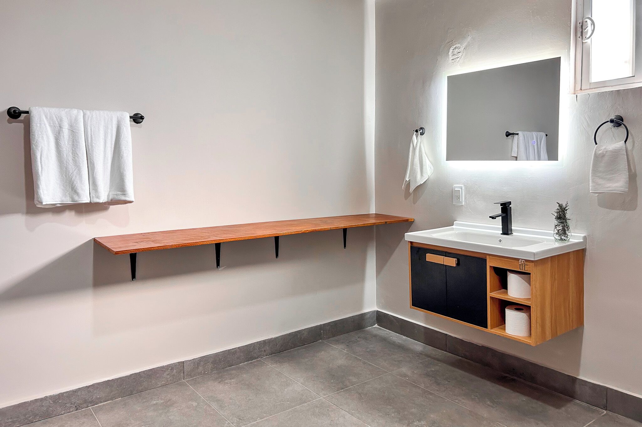 Dusche, Handtücher, Seife, Toilettenpapier