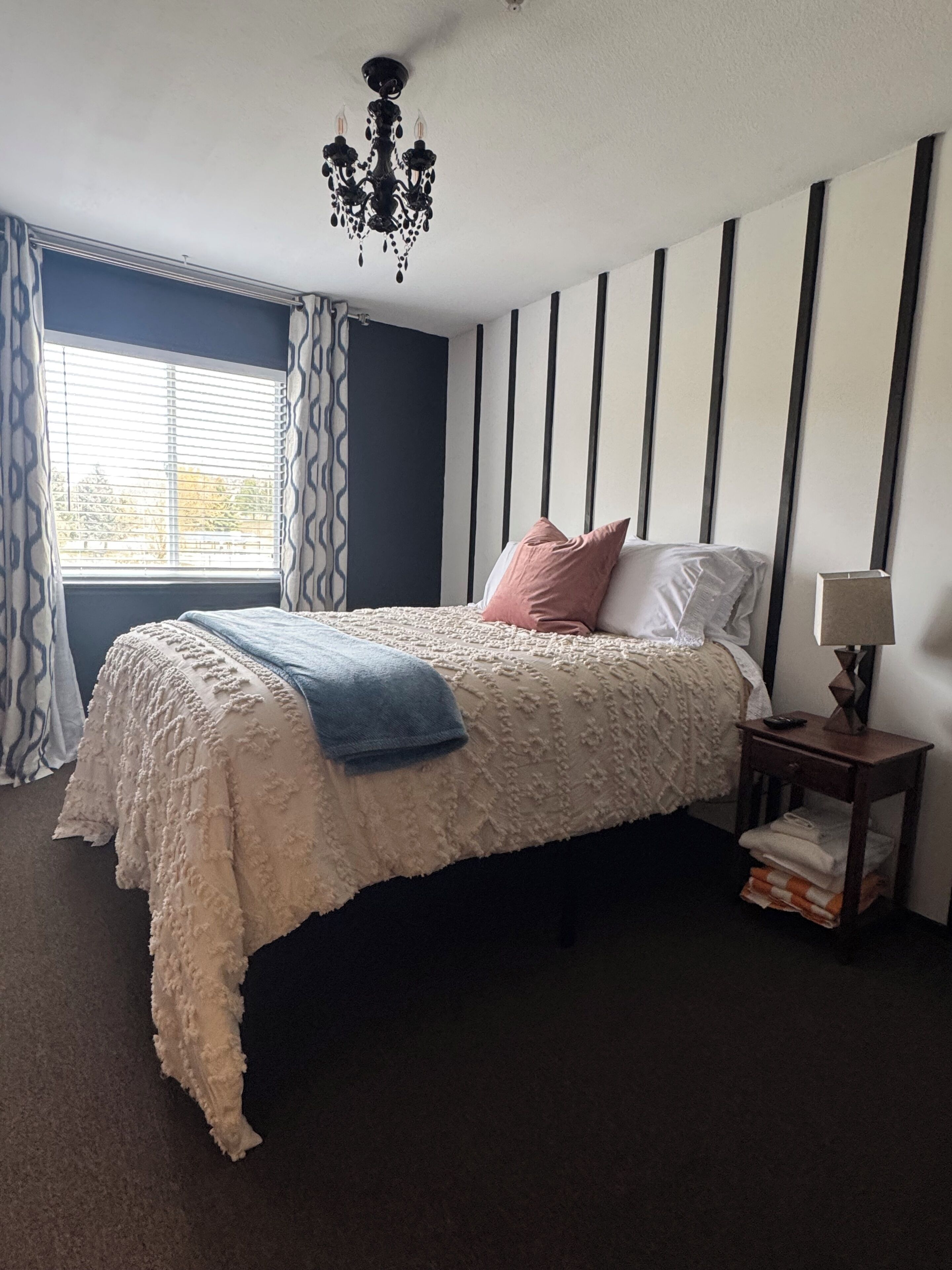 Luxury Room, 1 Queen Bed, Hot Tub | Free WiFi, bed sheets