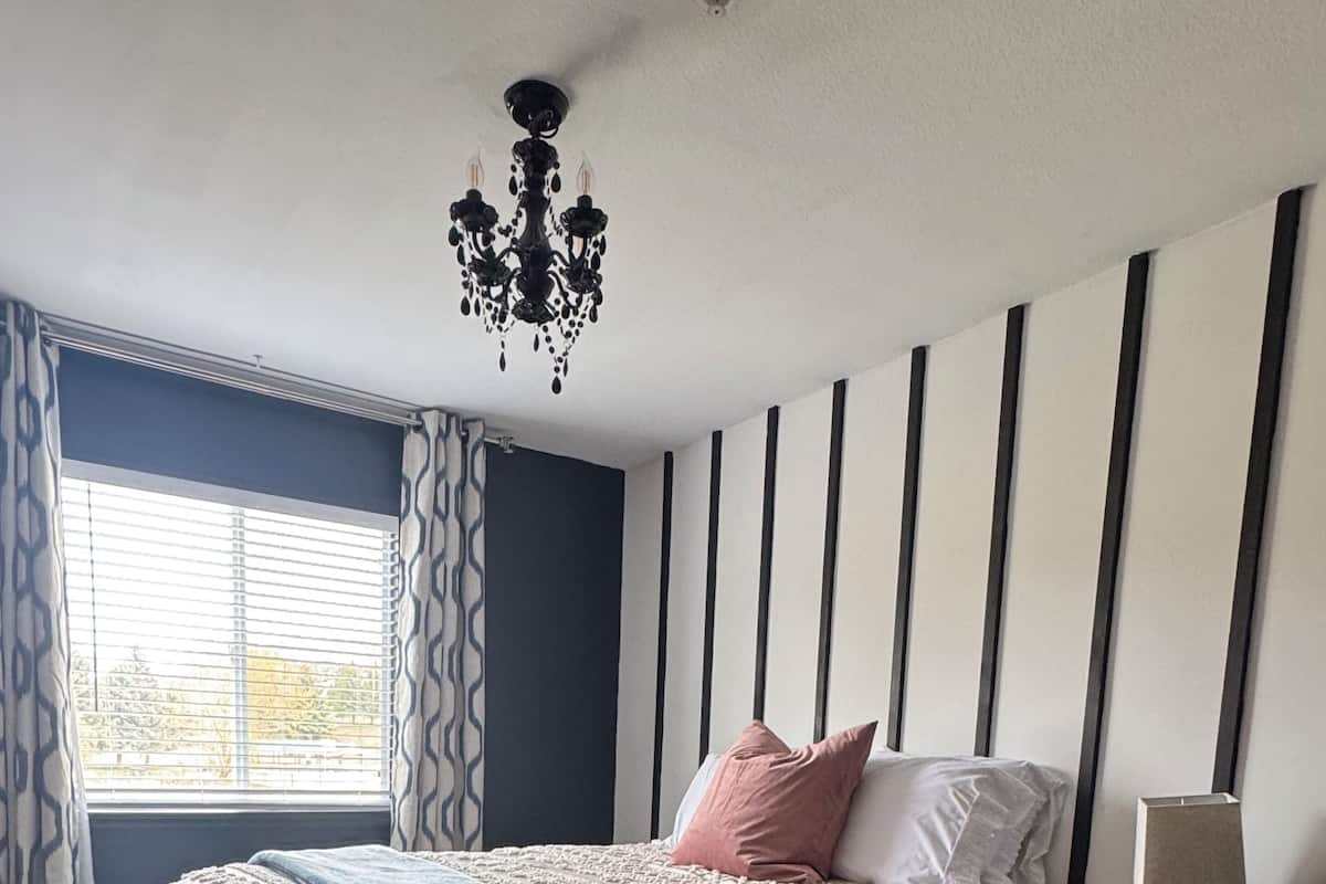 Luxury Room, 1 Queen Bed, Hot Tub | Free WiFi, bed sheets
