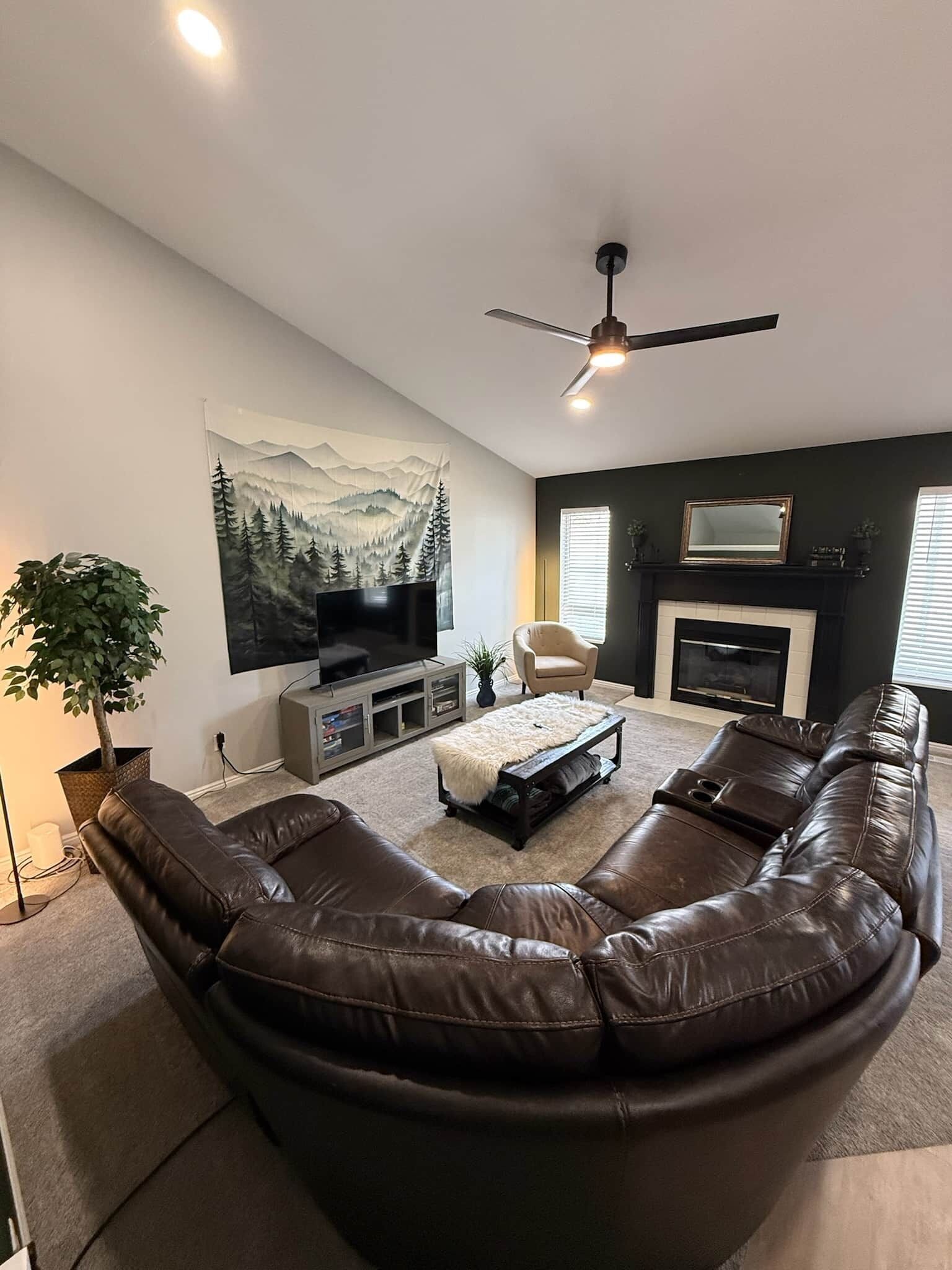 TV connectée, cheminée, baby-foot