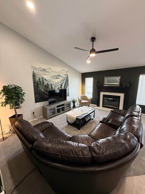 Smart TV, fireplace, DVD player, table football