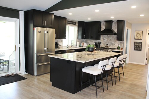 Cherry Hill Retreat | 7-Bedroom Luxury Stay Near Ski Resorts