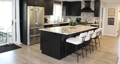 Cherry Hill Retreat | 7-Bedroom Luxury Stay Near Ski Resorts