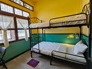 Classic Room, Non Smoking | Desk, free WiFi