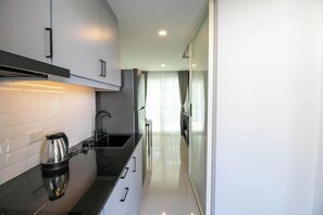 Cots/infant beds - Mantra Beach Condominium MaePhim - 2 (Klaeng)