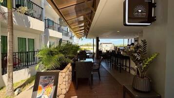 Bar (in der Unterkunft)