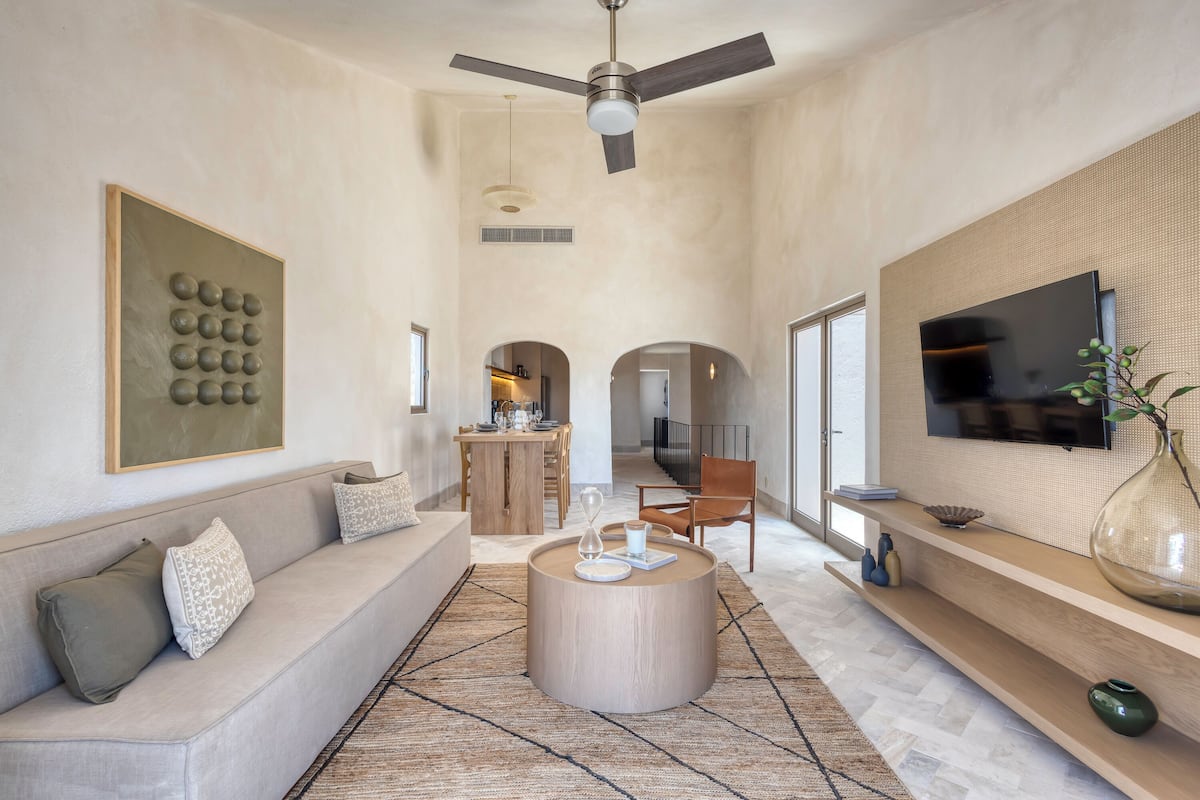 Deluxe penthouse, 3 slaapkamers, terras | Televisie