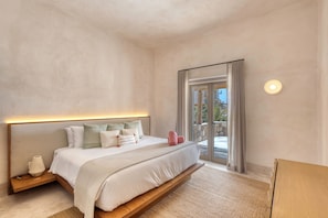 Apartamento luxo, 3 quartos, terraço | Roupas de cama premium, edredons de pluma, cofres nos quartos