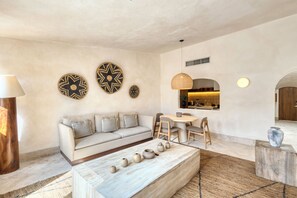 Deluxe Apartment, 1 Bedroom, Terrace | Living room