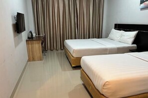 Room - Grand Wisata Hotel (Serabek River)