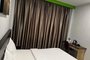 Room - Grand Wisata Hotel (Serabek River)