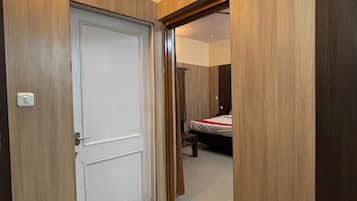 Firemannsrom – familie | Bad | Dusj, toalettartikler (inkludert), håndklær og sjampo