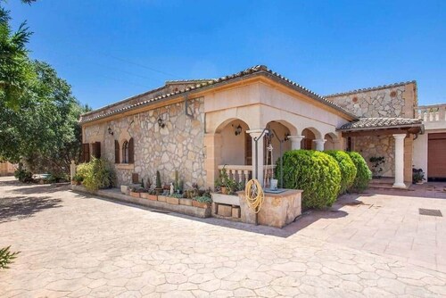 Cas Padrins, villa with private swimming pool in Majorca