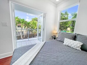 5 chambres, coffres-forts dans les chambres, fer et planche à repasser