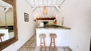 Grey Damai Villa, 2 Bedrooms, Garden View | Private kitchen