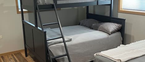 4 Schlafzimmer, kostenloses WLAN, Bettwäsche