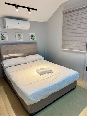 3 bedrooms, free WiFi, bed sheets, wheelchair access