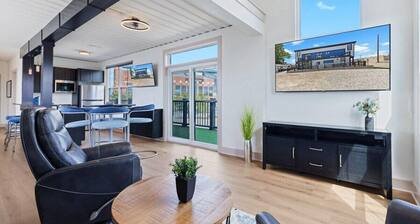 Indy Stadium Villas 711 T