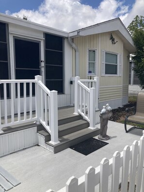 Exterior detail - Your Resort-Style Oasis! Pool, Spa & Gym - 12 Miles to Siesta Key! (Sarasota)