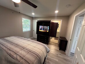 3 bedrooms, iron/ironing board, free WiFi, bed sheets