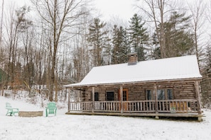 Exterior - Cozy Vermont Cabin (Wheelock)