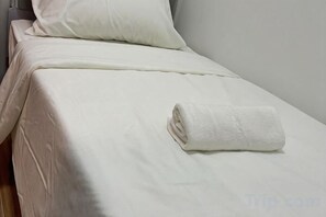 Unclassified image, 4 of 8, button - Cozy 2B1R 4pax condo Forest City 3A-3202 (Gelang Patah)