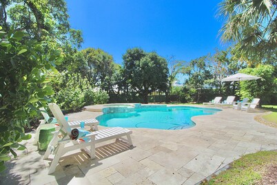Reduced Rates! 4BR/3BA Home - Heated Pool - - Close to Beach and Historic Downtown Stuart!