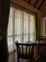 Chalet familiar, vistas a la piscina | Baño | Ducha, secador de pelo, albornoces y toallas