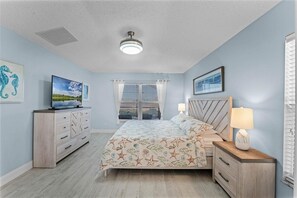 4 bedrooms, desk, iron/ironing board, travel cot - Stay Where Magic Meets the Sunset – Disney in Minutes! (Kissimmee)