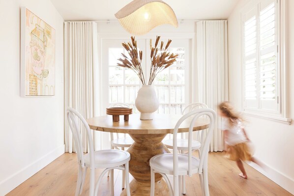 Dining - Soul Sister Cottage – Light, Bright & Full of Heritage Charm (Invermay)