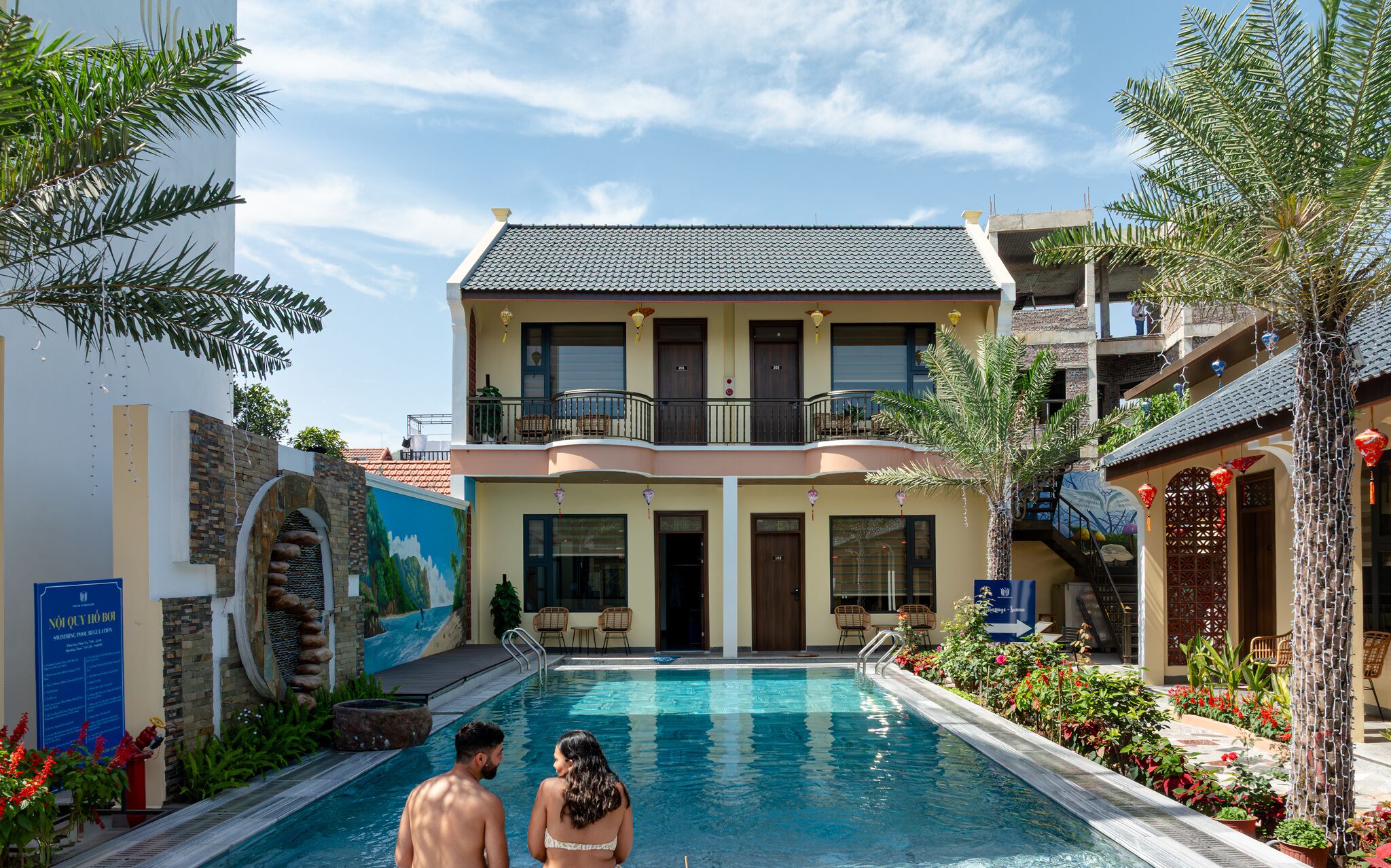 Outdoor pool, pool umbrellas, sun loungers