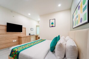 Standard Room | Iron/ironing board, bed sheets - Treebo Premium Park Calicut (Kondotti)