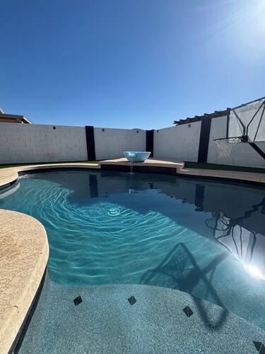 Stunning Remodeled Home w/ New Pool Near Cardinals Stadium