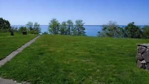 Property grounds - Lakeside Cabin with sunset view & fireplace (Conneaut)