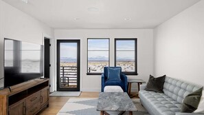 Smart-TV, Kamin, DVD-Player, Arbeitsbereiche